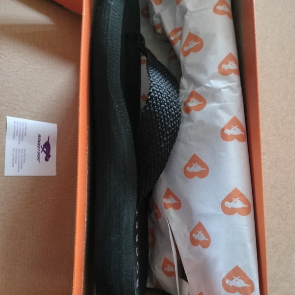 Rocket Dog flip flops - Picture 2 of 3